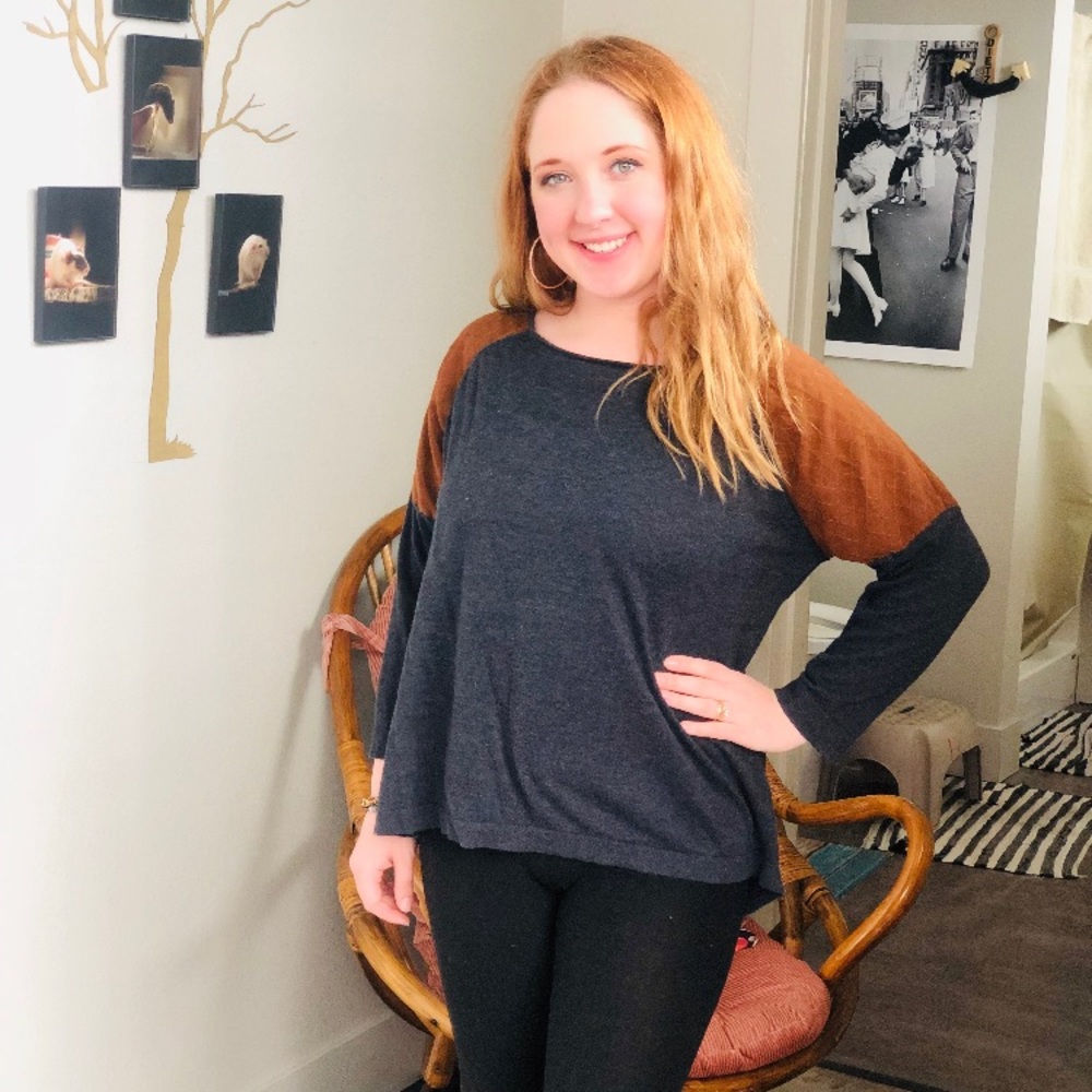 💃💃August Silk Three Quarter Sleeve Two Toned Top